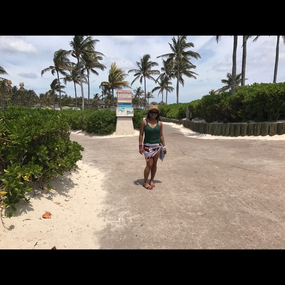 Meet your Posher, Yokasta - Picture 8 of 8